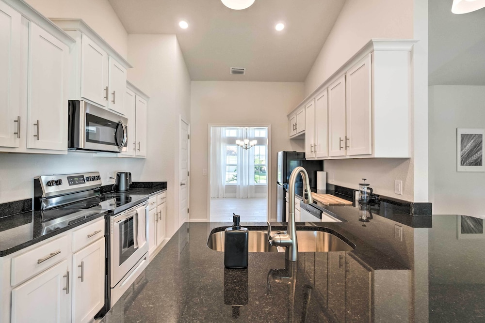 Elegant Port Charlotte Home < 10 Mi to Beach!