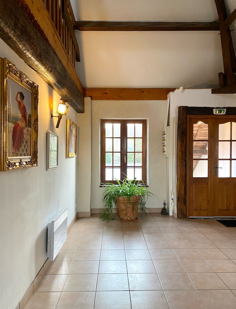 Domaine du Cellier de la Couronne view 2
