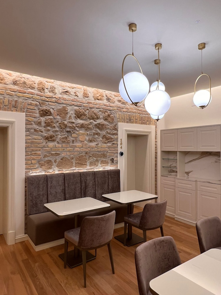 Martina Suites