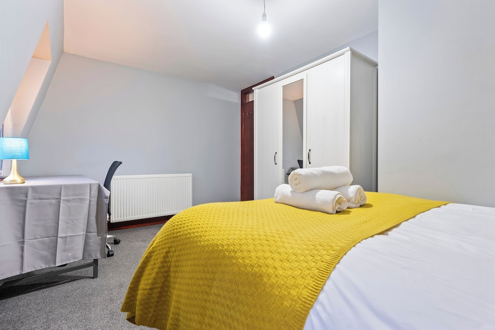 Luxury London Apartment With 3 Bedrooms