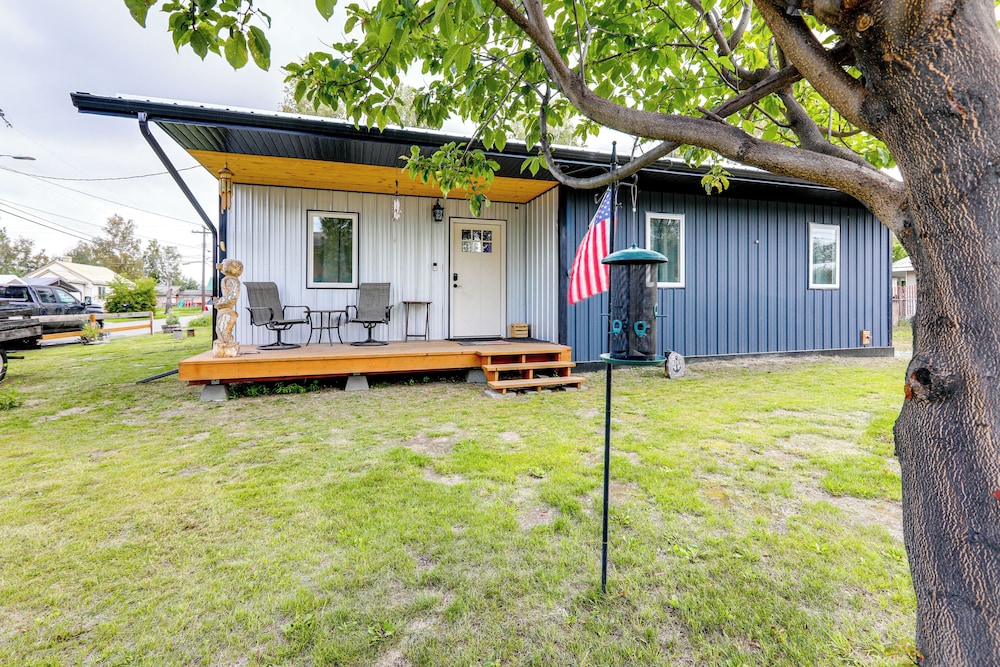 Walk to Dtwn: Dog-friendly Retreat in Fairbanks!