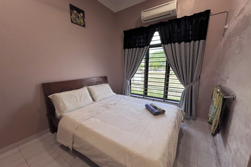Nurbayu Villa (3 and 4 bedroom Villa) Kemaman