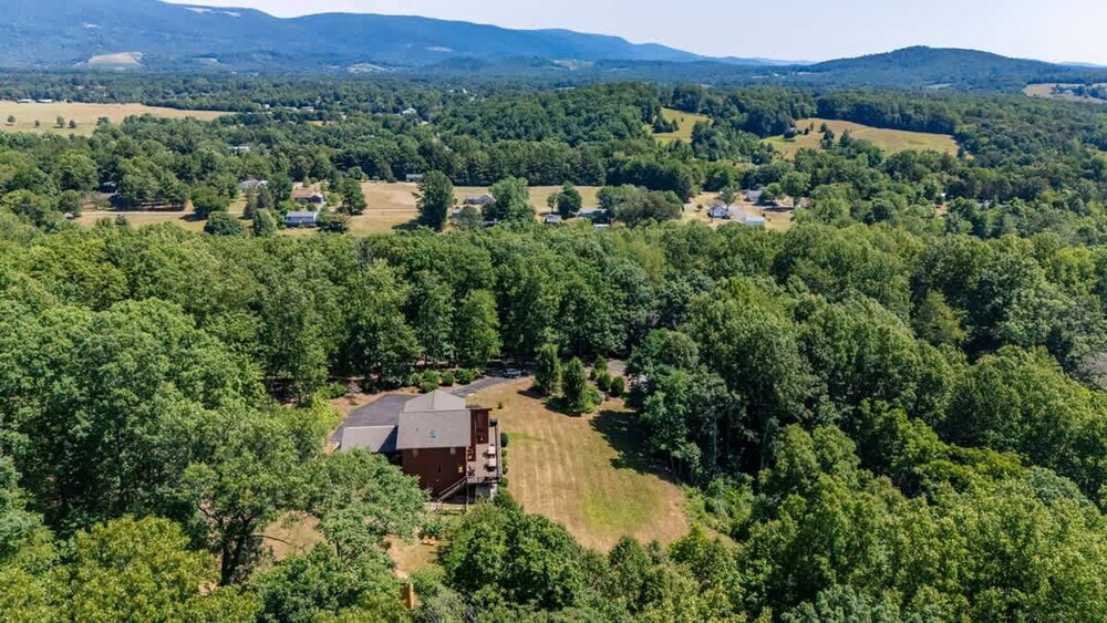 Love Afton Cabin - Family Home