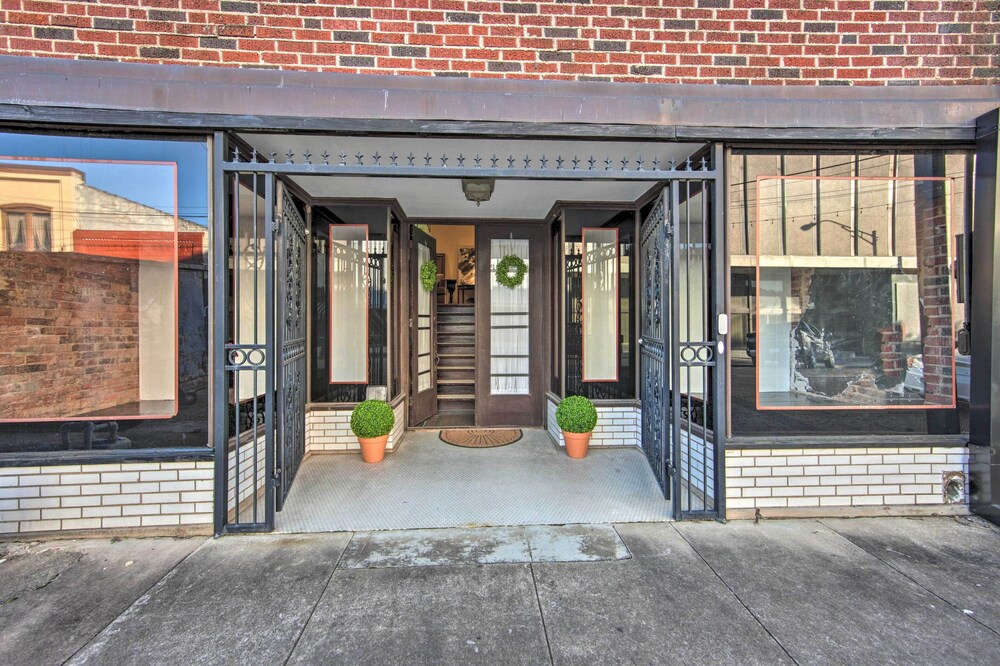 Marshall Vacations - Updated Apartment in Historic Dtwn Marshall! - Property Image 4