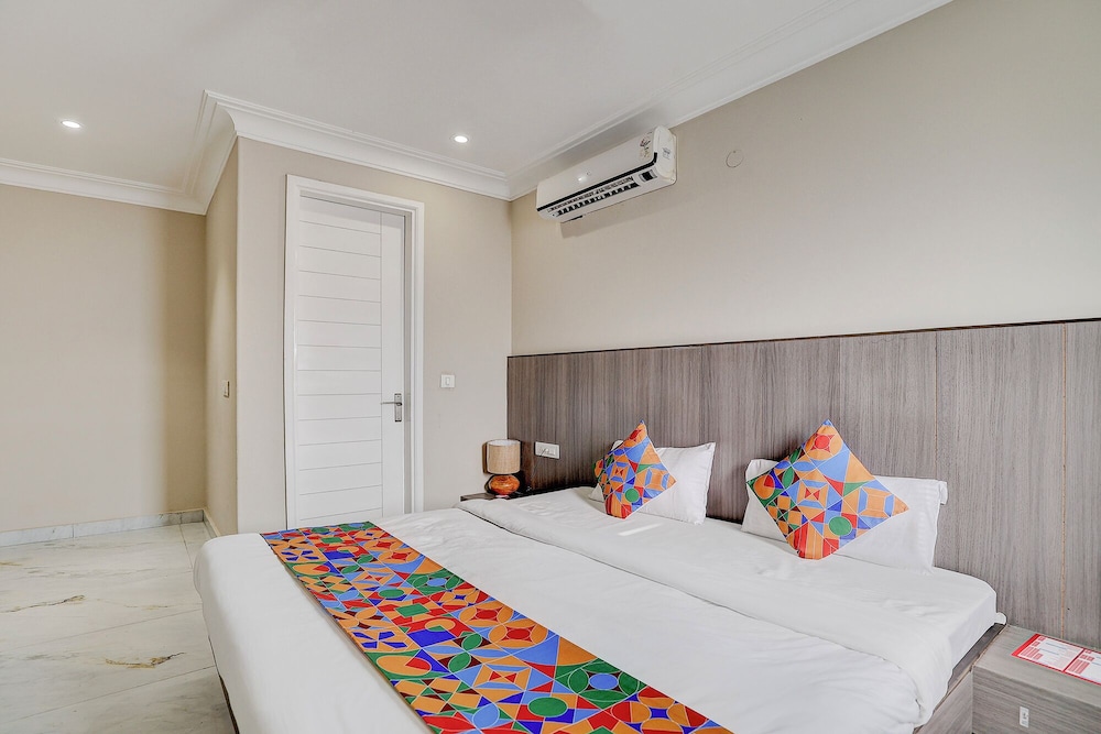 Fabhotel Palm Green