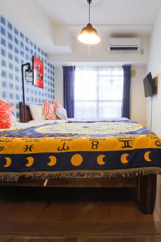 Grand Court Namba 402