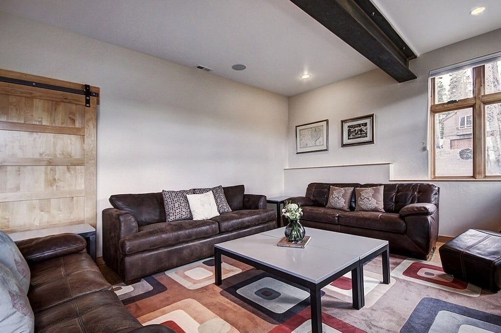 Cloud 4 Bedroom Home by RedAwning