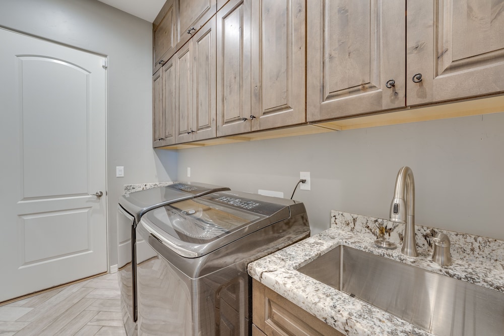 Heated Pool & Spa: Lake Havasu City Villa! view 3