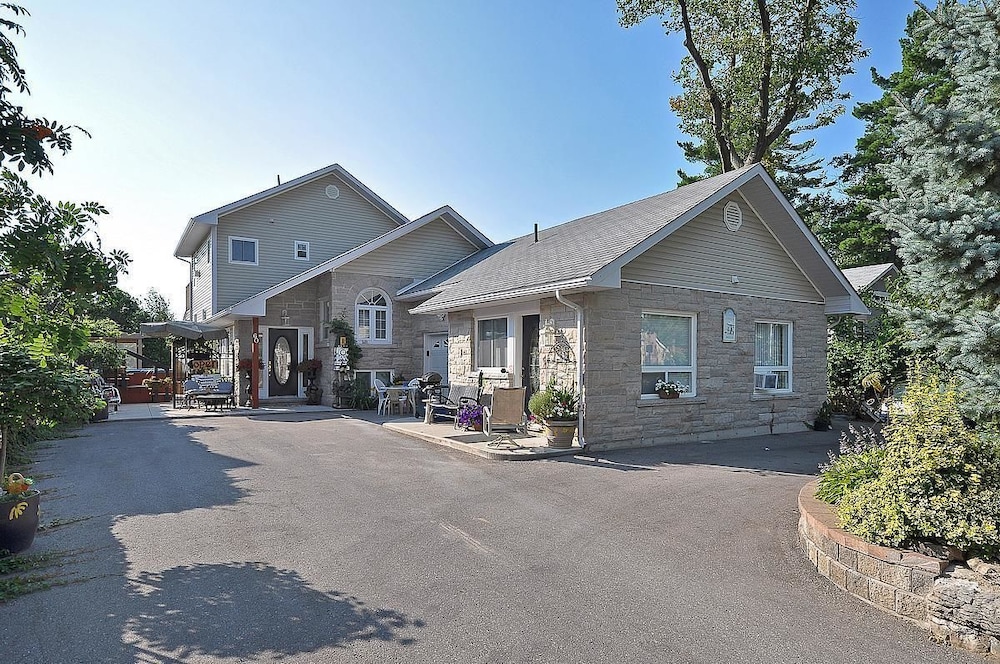 Riverfront Villa-0