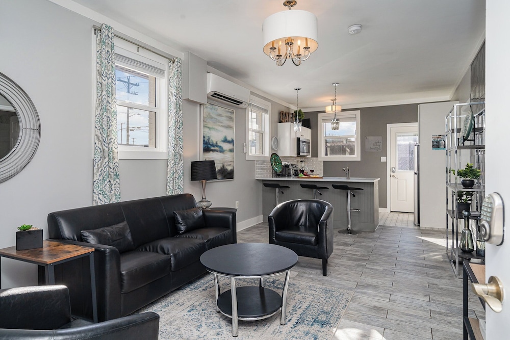 Opulent Pearl - Private Patio - Mins to Broadway
