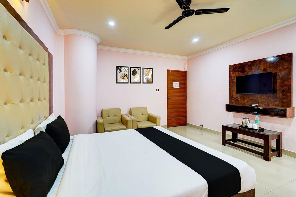 Stylish Stays at MG Road Near Commercial Street