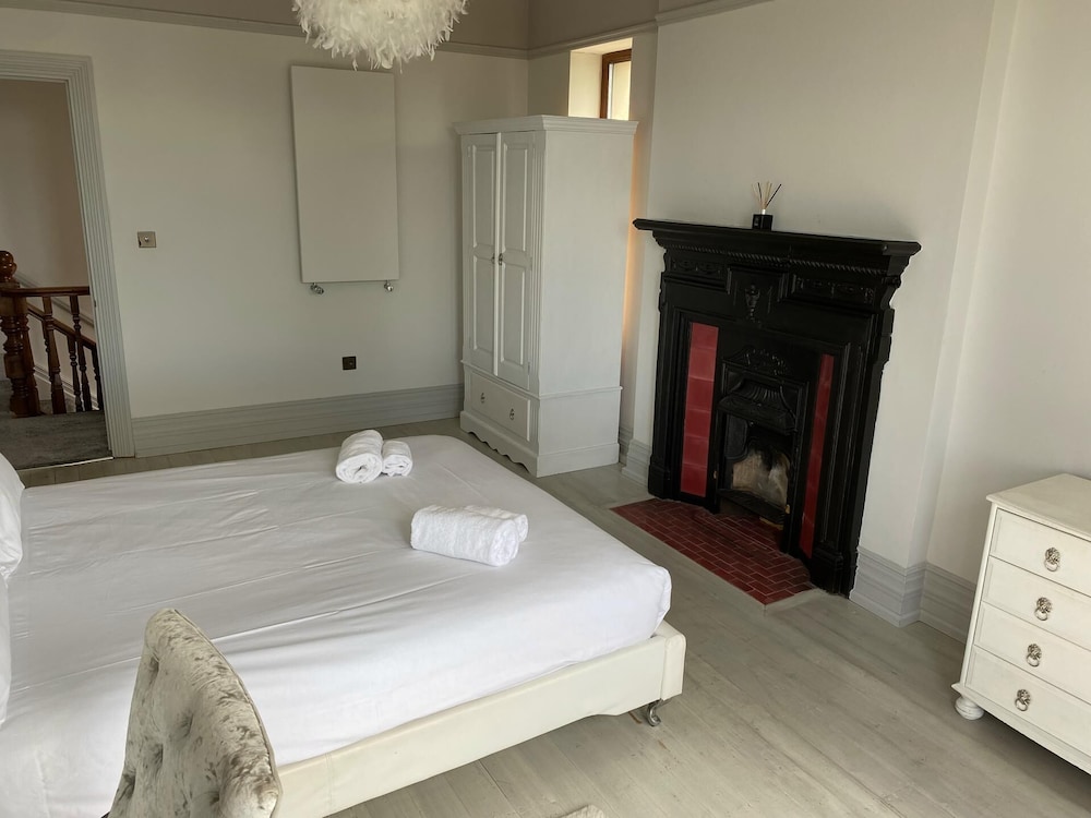 Seaside Retreat at Port Talbot view 2