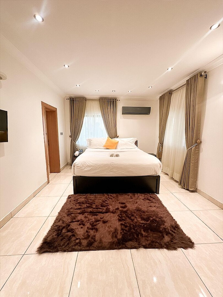 George Residence SDA Court Ikoyi