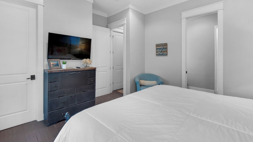 Beachy Chic Home Prime Location Seacrest! 2 Minute Walk to Pool! view 2