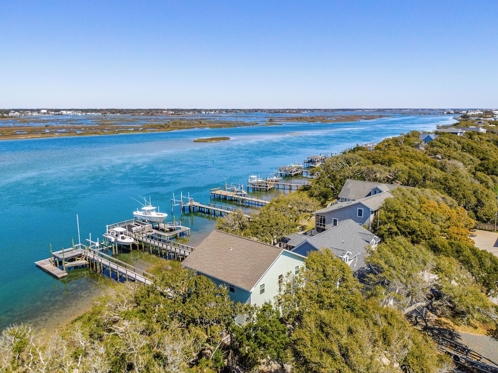 The Hydeaway by Topsail Realty