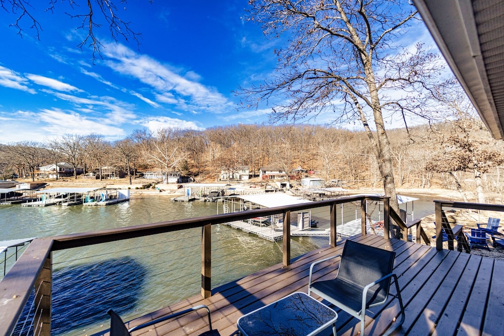 Little Bearcat Bungalow Stay on Ozark Waterfront view 5