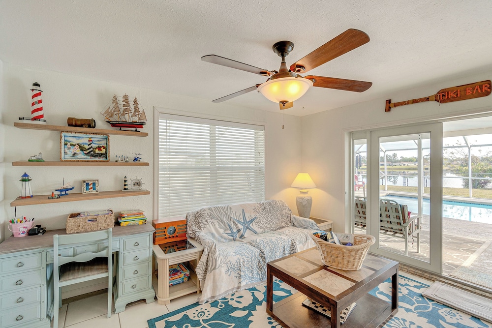 4 Mi to Warm Mineral Springs: Canal-front Getaway