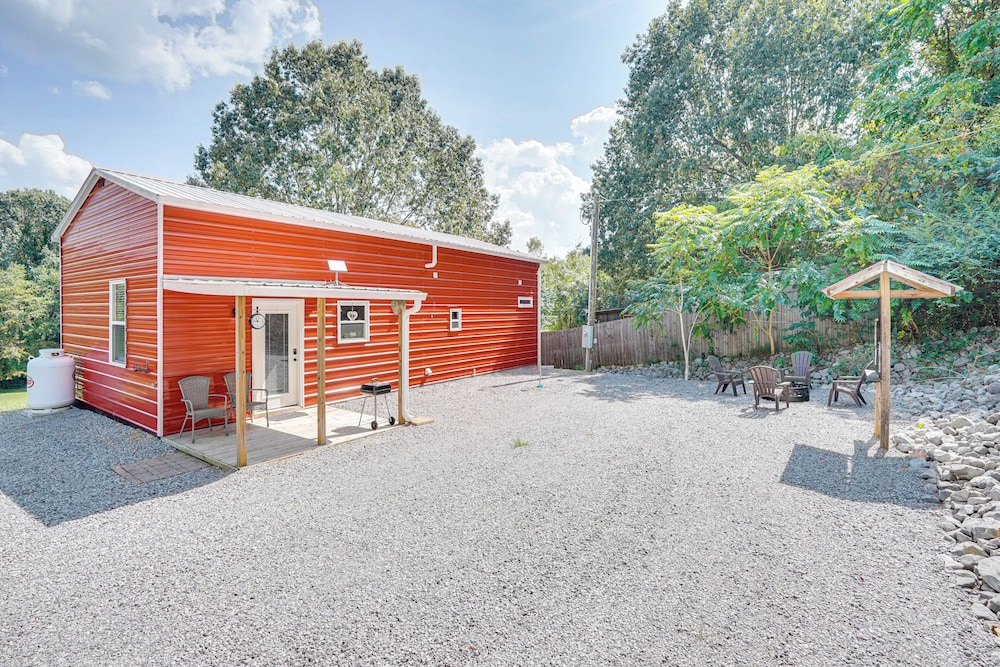 Peaceful Kuttawa Cabin w/ Fire Pit: Explore & Play view 4