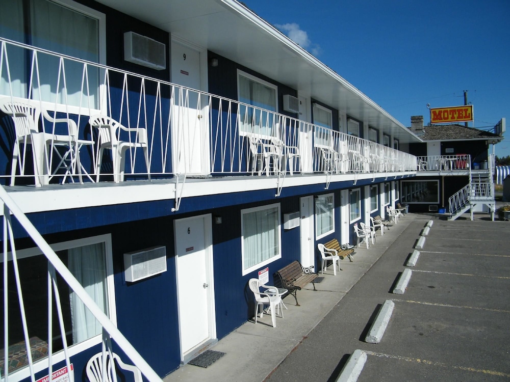 Round-Up Motel