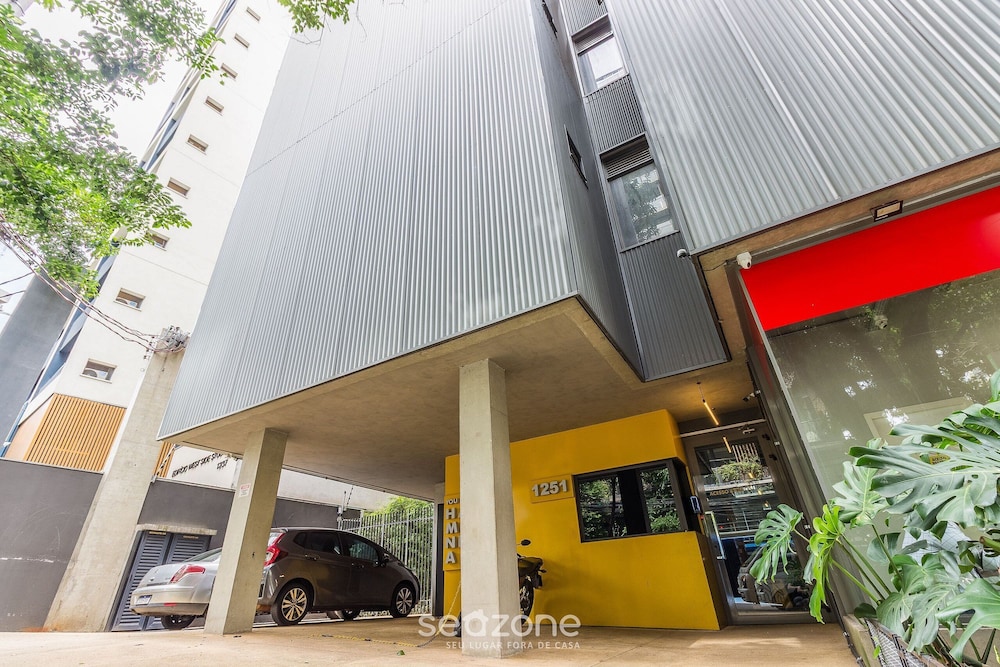 Modern Accommodations in a Building With a Pool in the Heart of SP - Yhes