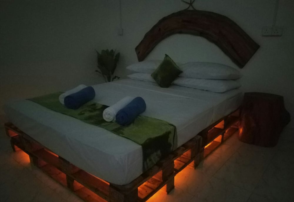 Veli Thoddoo Inn