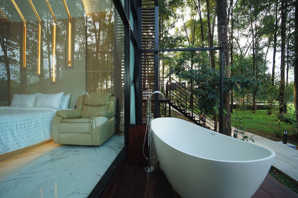 High Tree Resort Co.,Ltd.