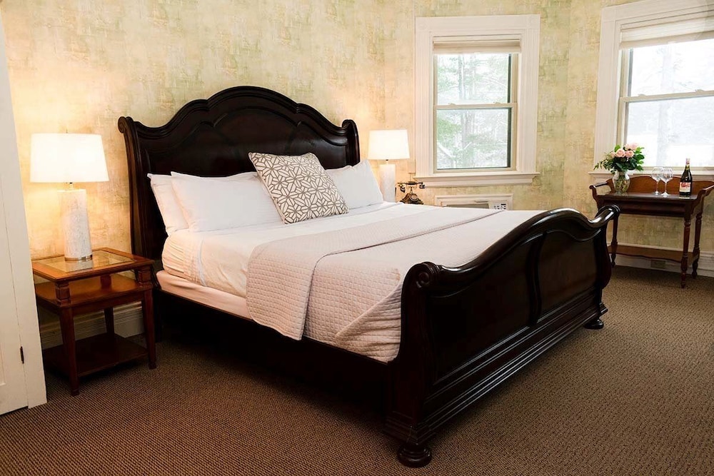 The Brewster Inn