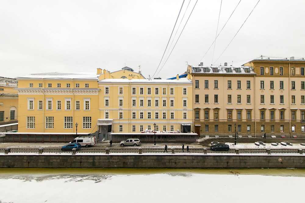 Apartments near Spilled Blood view 5
