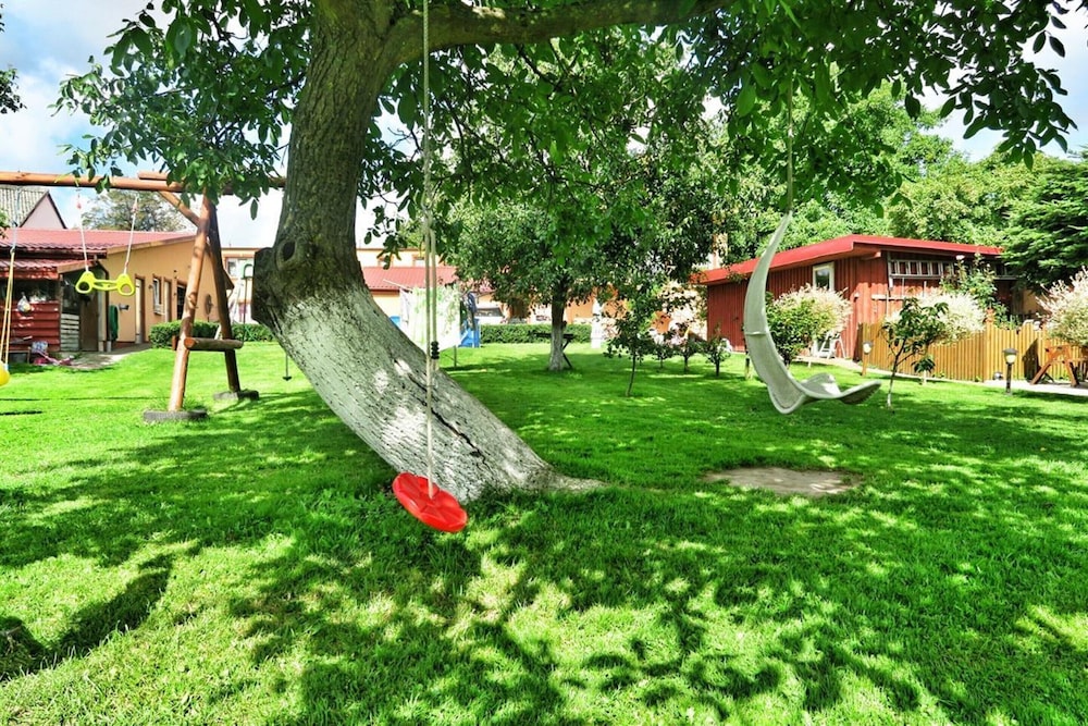 Cottage by Ostrowieckie Lake With Private Beach