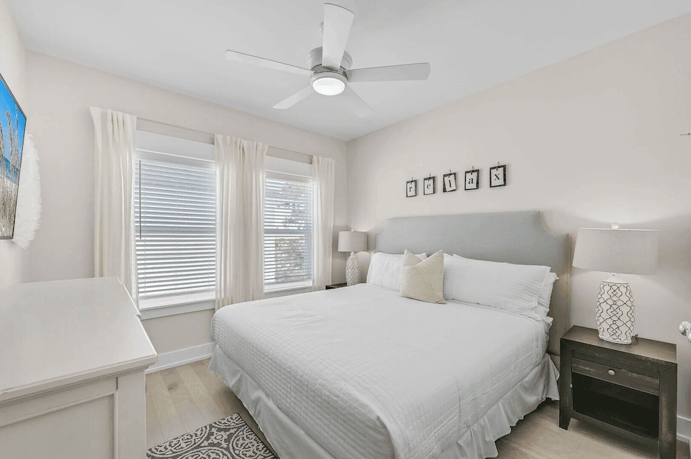 Nacho Beach House by Avantstay Inlet Beach Sleeps 10 + Pool