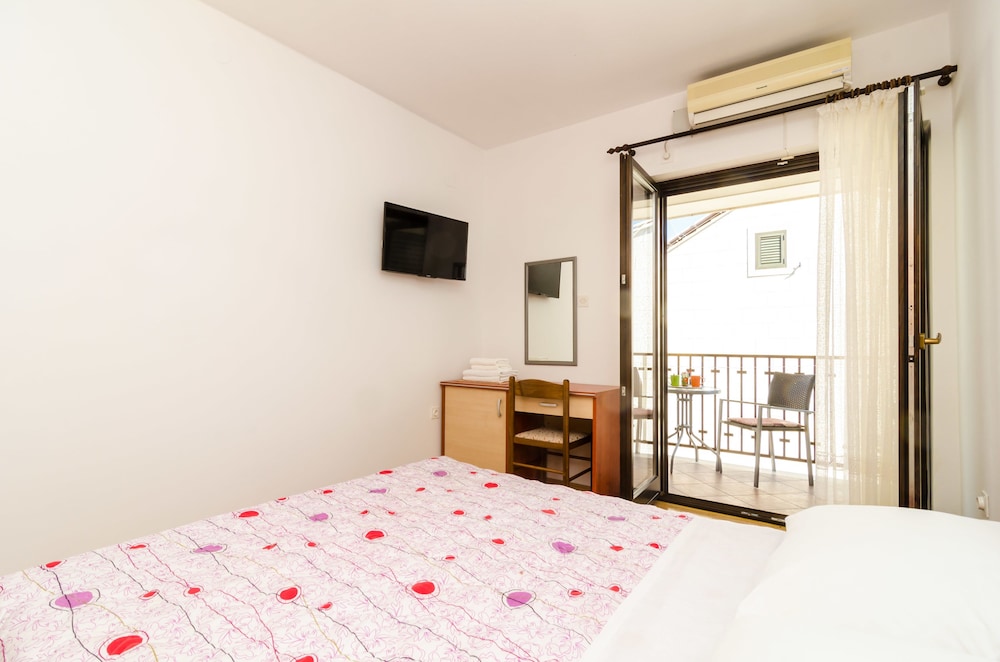 Cina Apartments