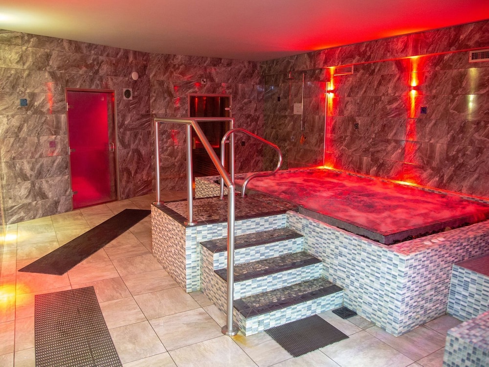 Brightwater Lodge