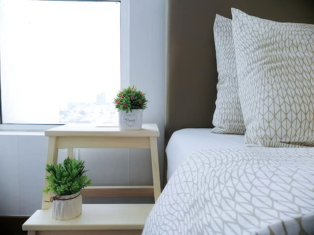 Zetapark Condominium by Emily in Town