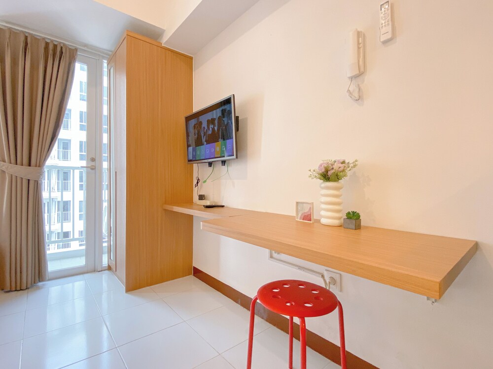 Minimalist And Comfort Studio Apartment Tokyo Riverside Pik 2