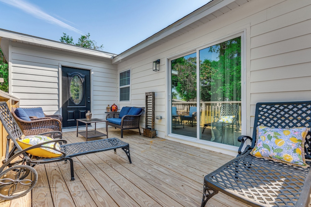 3 Mi to Dtwn Entertainment: Pensacola Family Home!