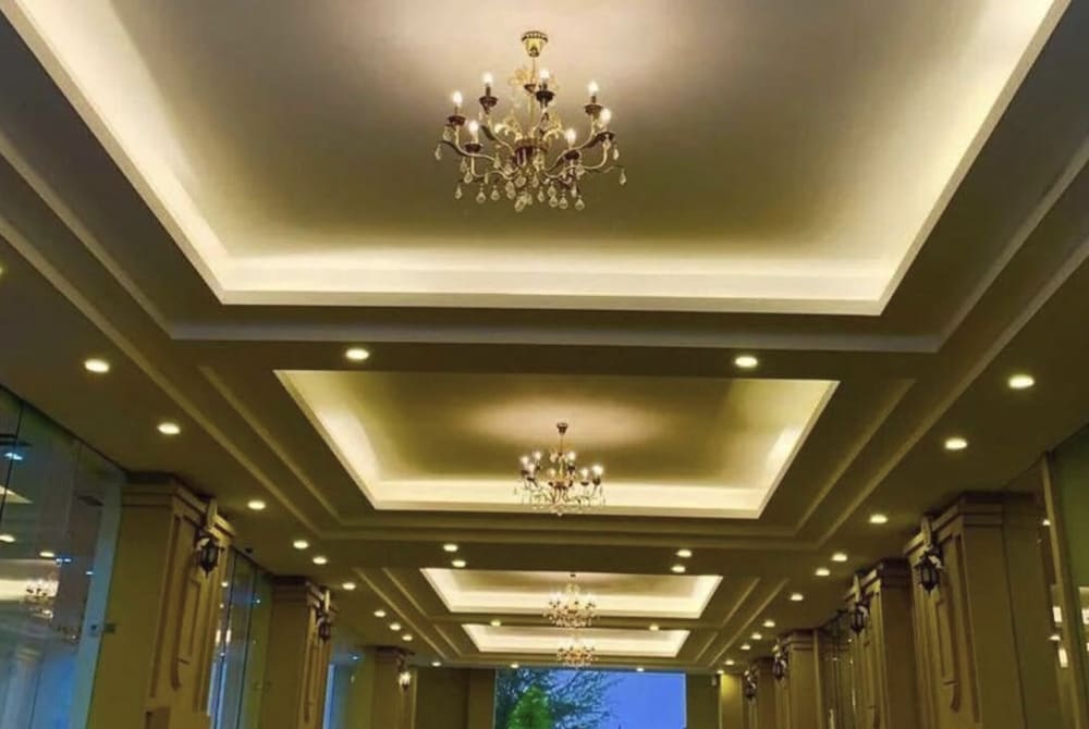 Champs Elysees Homestay by Landmark