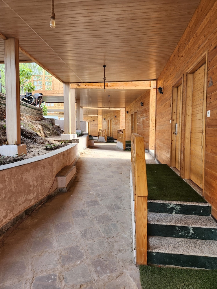 Bamboo Saa Resort & Spa