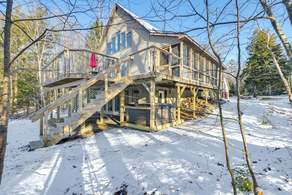 Hot Tub & Boat Dock: Waterfront Maine Retreat!