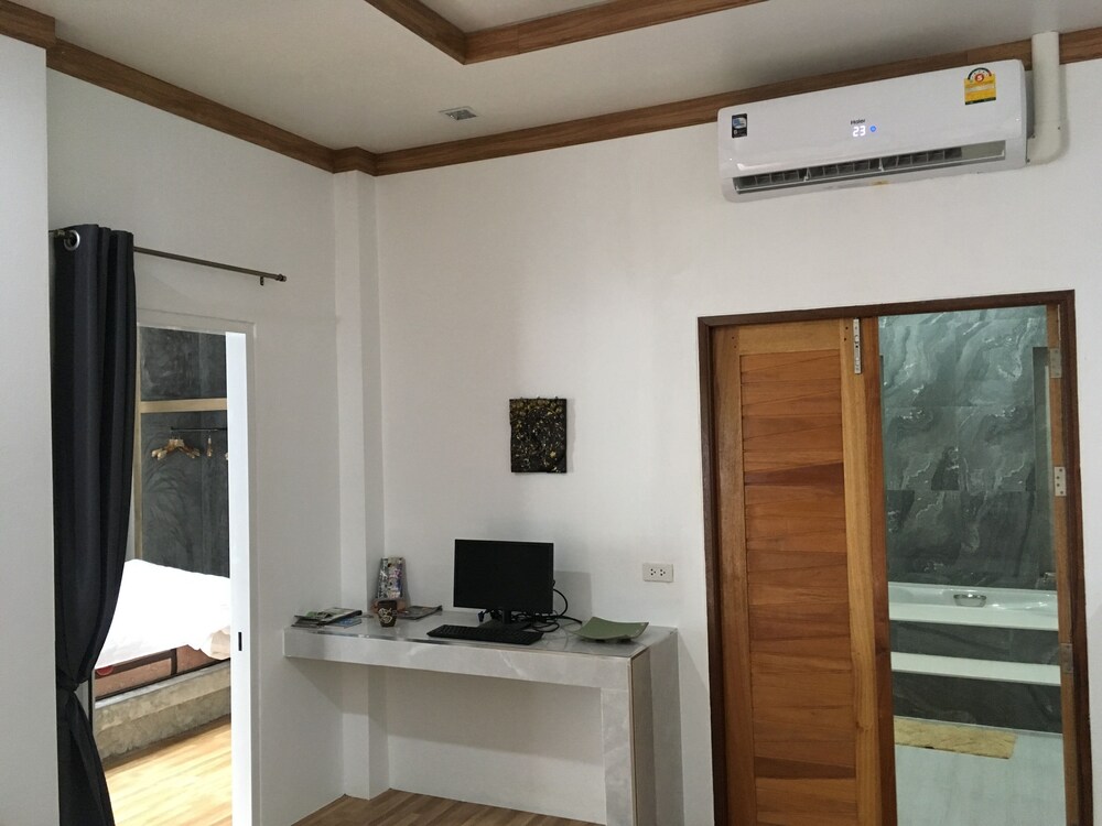 Photo 38