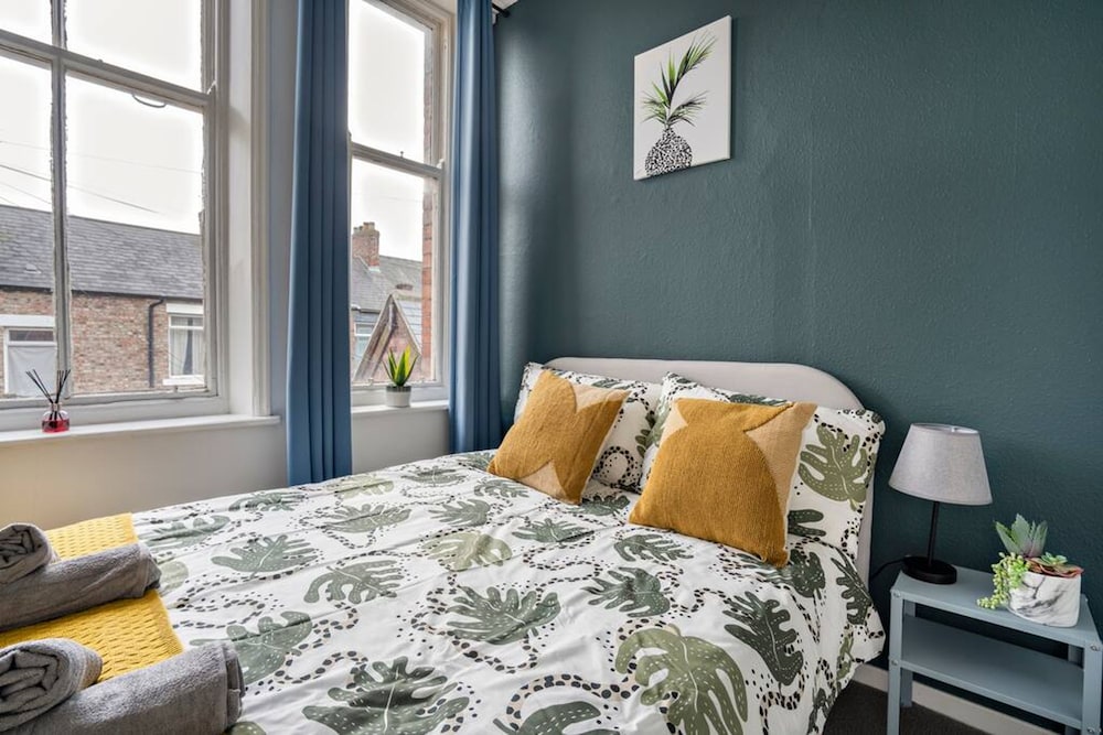 2 Bed-town Centre-free Parking