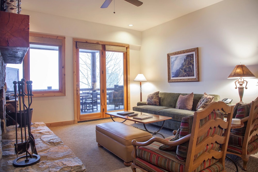 Trail's End Lodge at Deer Valley Resort - Two Bedroom Residence with Spa #405 2 Condo