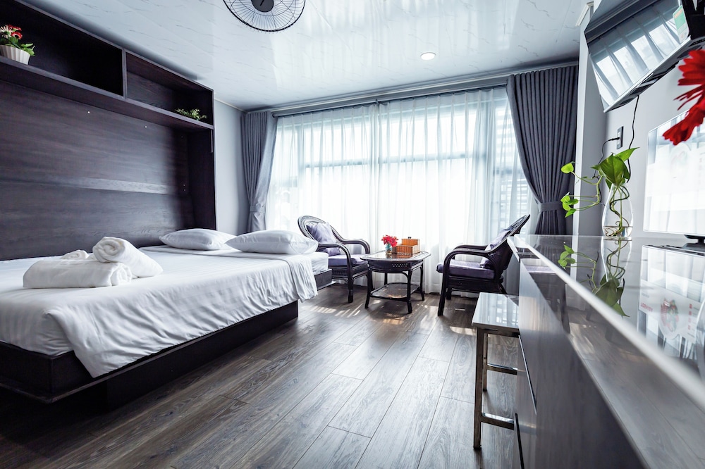 Awenasa by Livinginn