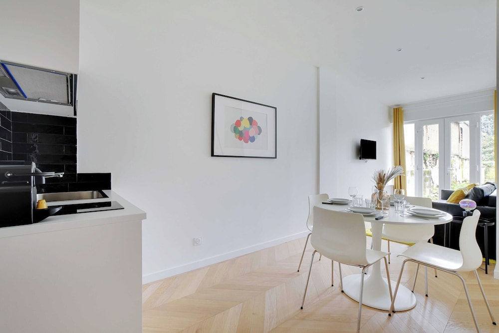 Apartment for 4 Person in Nanterre