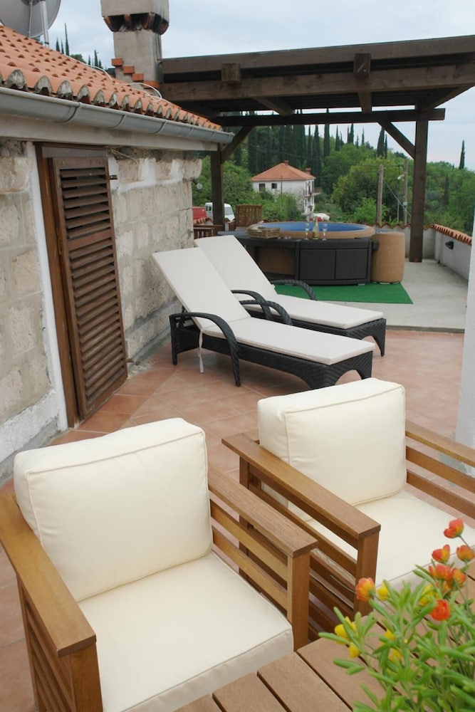 Rilović House view 5