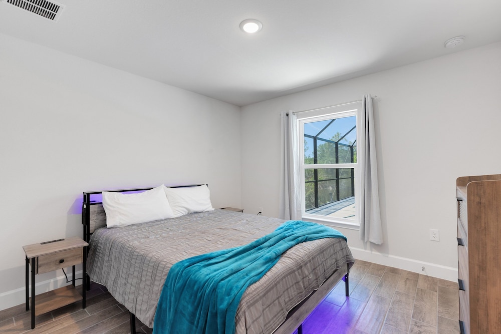 New Poolside Home in South Gulf Cove! Beaches Boca Grande, Manasota, Siesta Key & Venice
