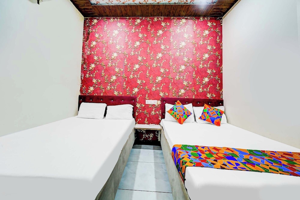 Fabhotel Mahak Palace