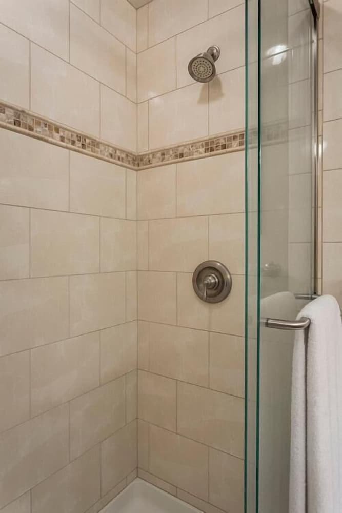Top Notch By Signature Vacation Rentals