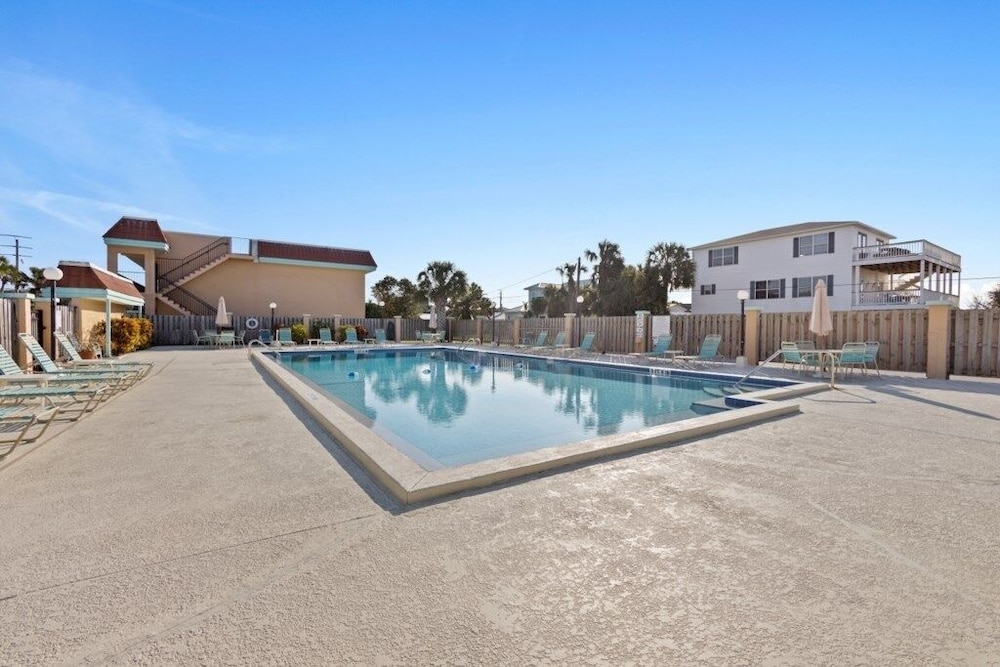 Pelican Inlet C119, Near Beach: Pool & Tennis 2 Bedroom Condo
