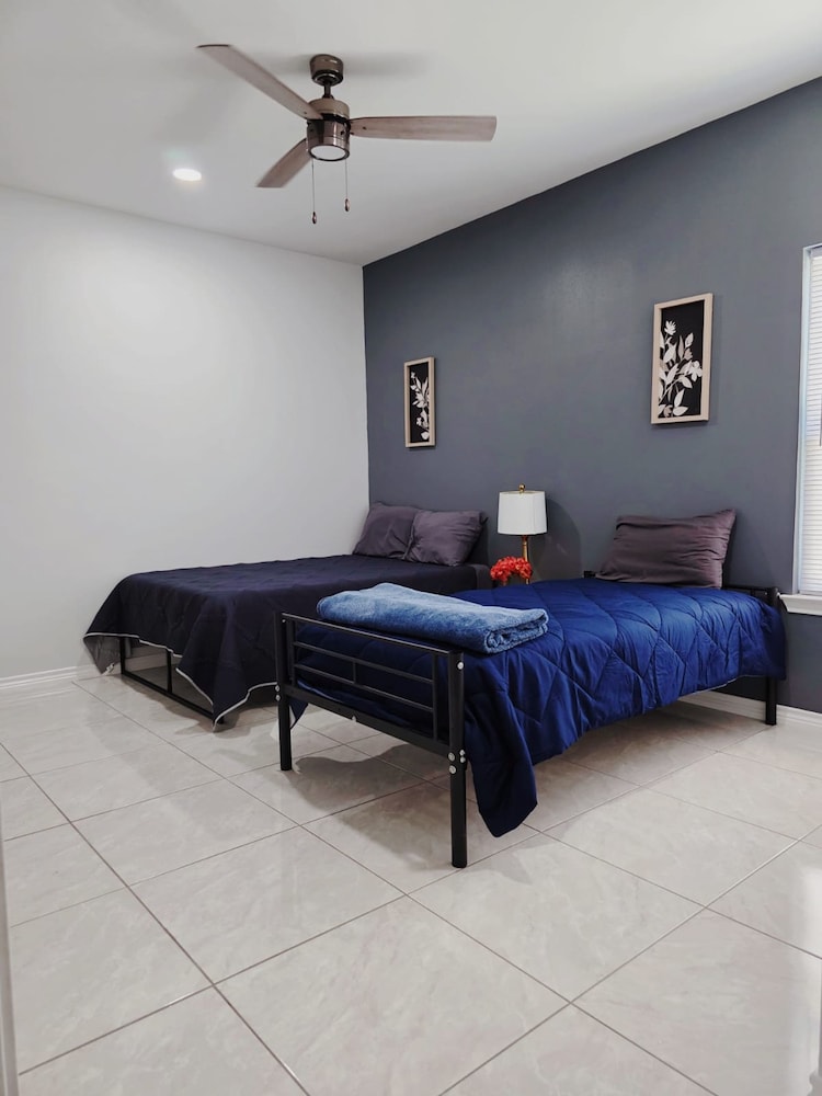 Apartment With 3 Bedrooms 40 Minutes From South Padre