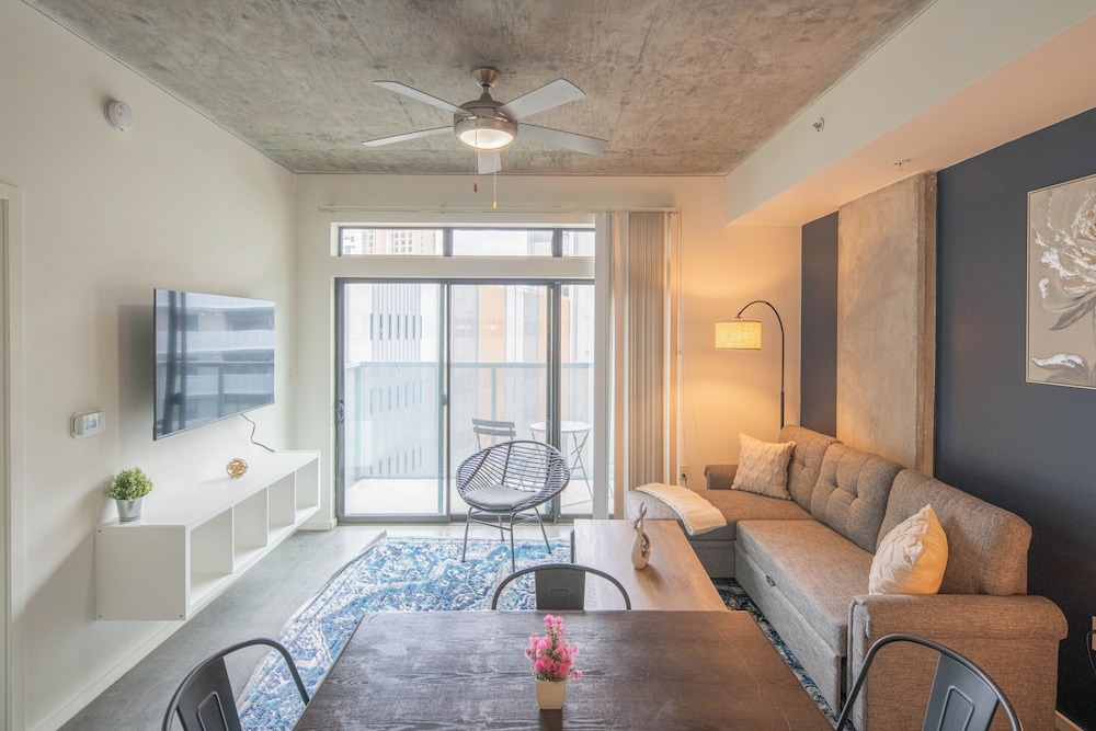 ROVE LIVING/KL - Roosevelt Point